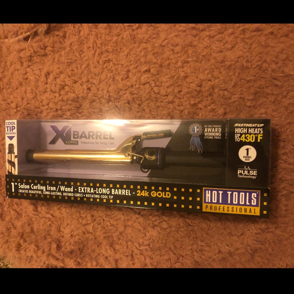 Hot tools curling iron. Never used